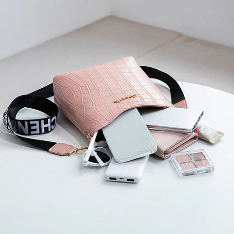 CrocoLux Messenger