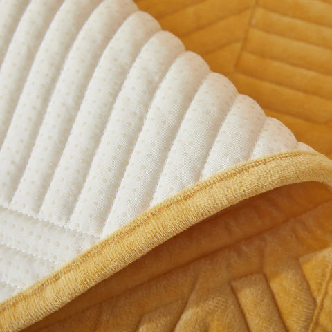 CrystalLuxe Non-Slip Couch Cover