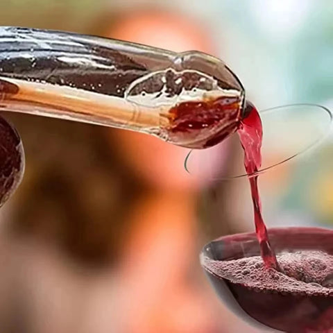 Cheeky Pour: 650ml Decanter for a Memorable Nightcap