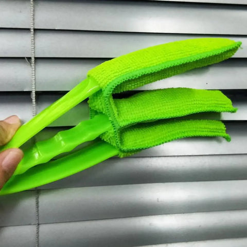 Cleaning brush