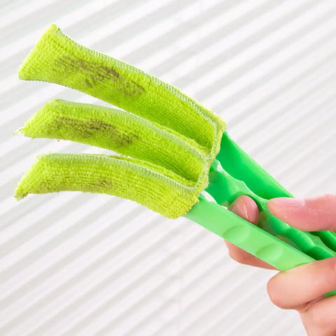 Cleaning brush